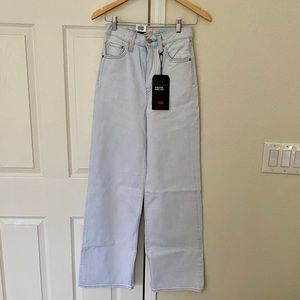 NWT - Levi’s Ribcage Wide Leg Denim Pants in Light Wash, 25 x 32